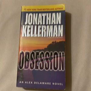 📚2/$14; 3/$16; 4/$18; 5/$20 ADD $2 for any additional books! ENJOY📚📚📚